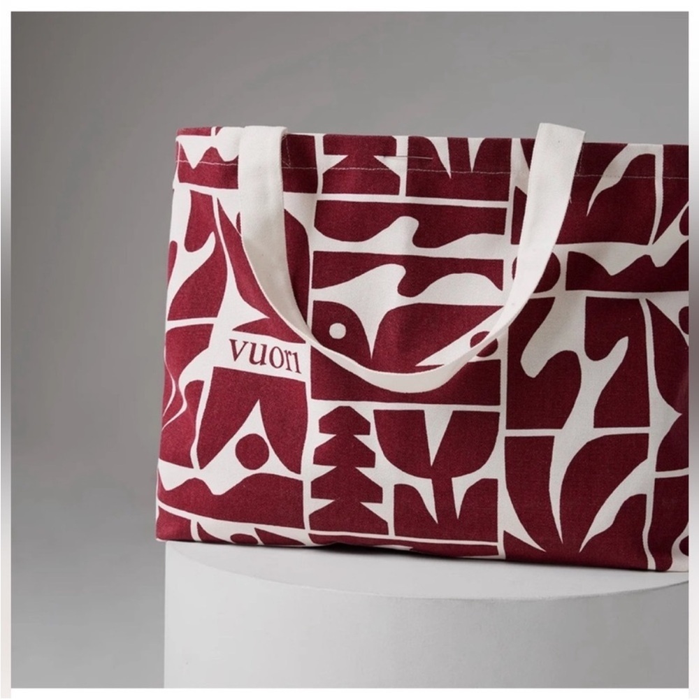 Vuori Limited Edition Holiday 2025 Tote Bag Strawberry Red Large Canvas NEW